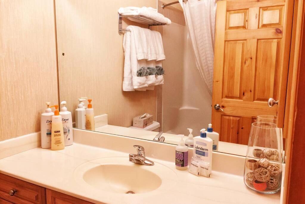 Mountainview -Privatechalet Sleep7- 5Min To Dt Vacation Home 캔모어 외부 사진