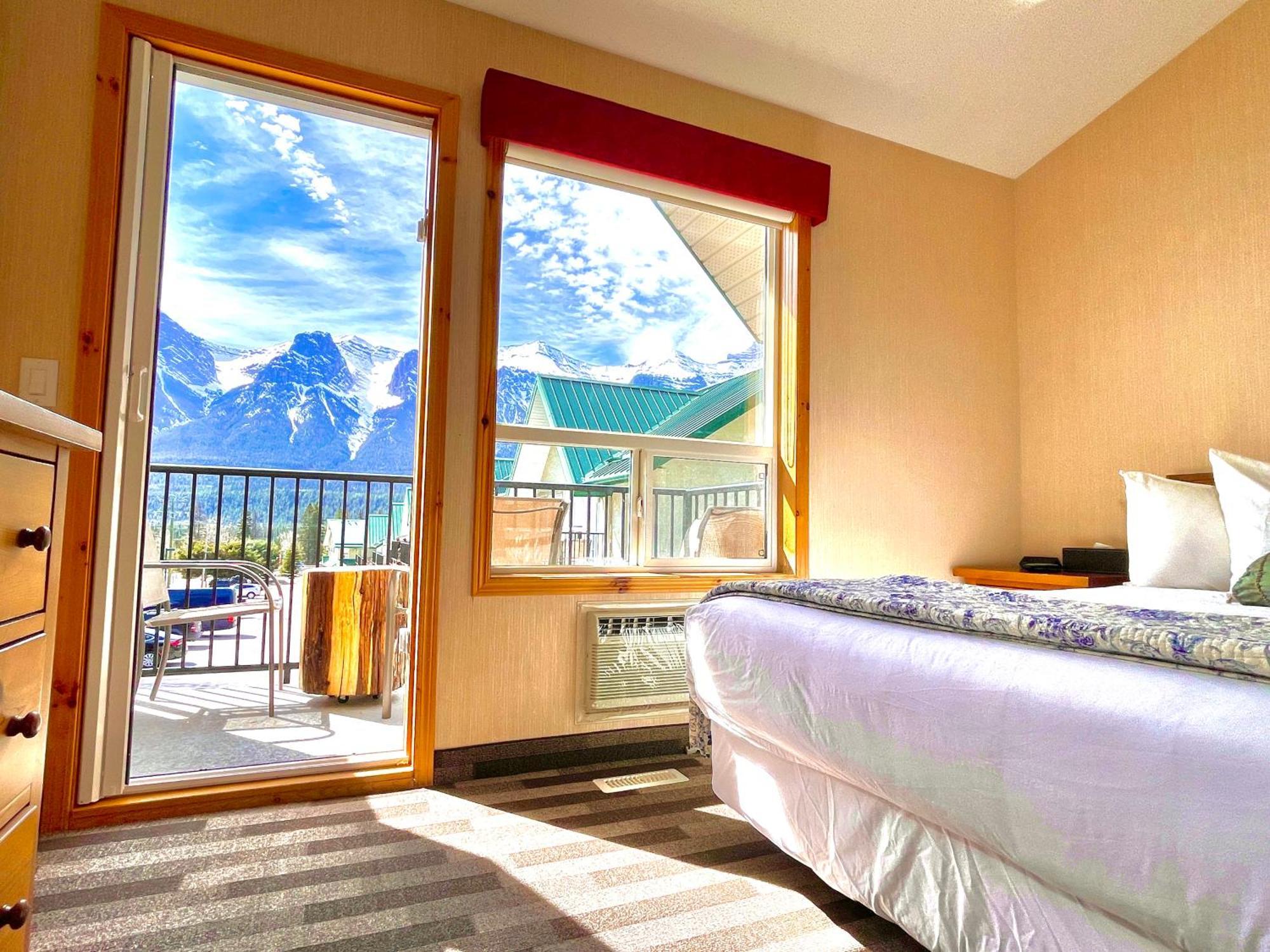 Mountainview -Privatechalet Sleep7- 5Min To Dt Vacation Home 캔모어 외부 사진